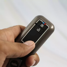 Metal Silicon Car Key cover for Maruti Suzuki  Grand Vitara | Fronx | New Brezza | XL 6 | Ignis | Baleno | New Ertiga | Ignis | New Swift | New Dezire (2 Button Smart Key)